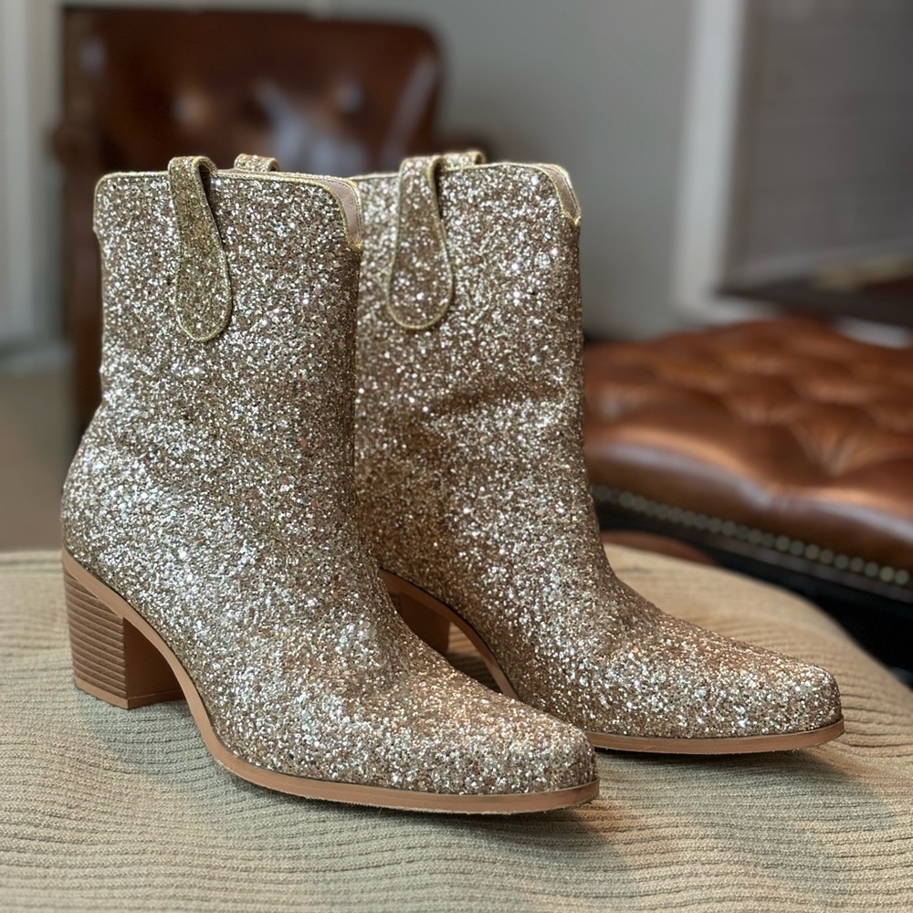 Gold glitter low cowgirl boots! Perfect condition! Only worn to Taylor Swift!!!